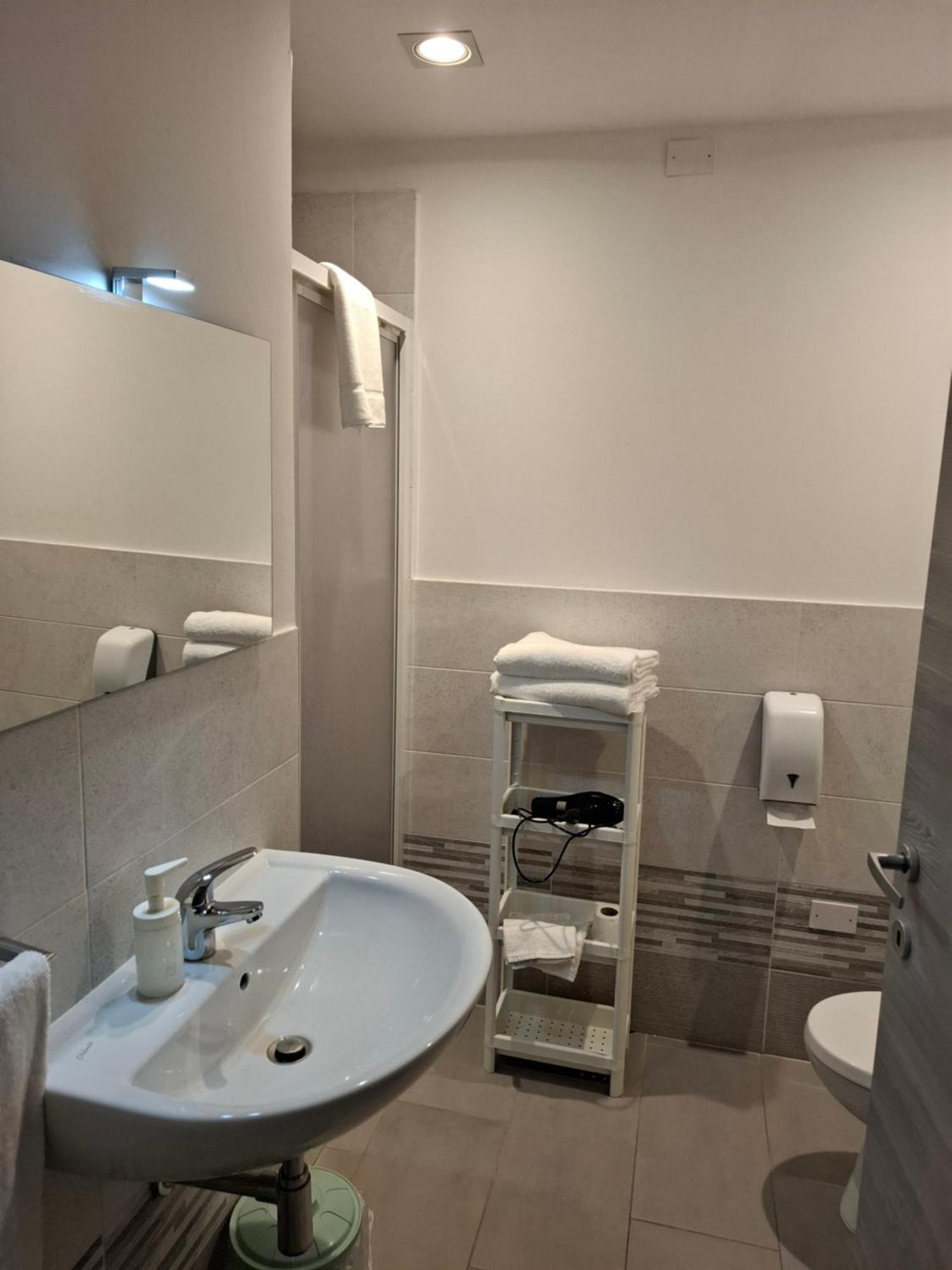 Fare Bnb - Room Del Parco Reggio Emilia Exterior photo