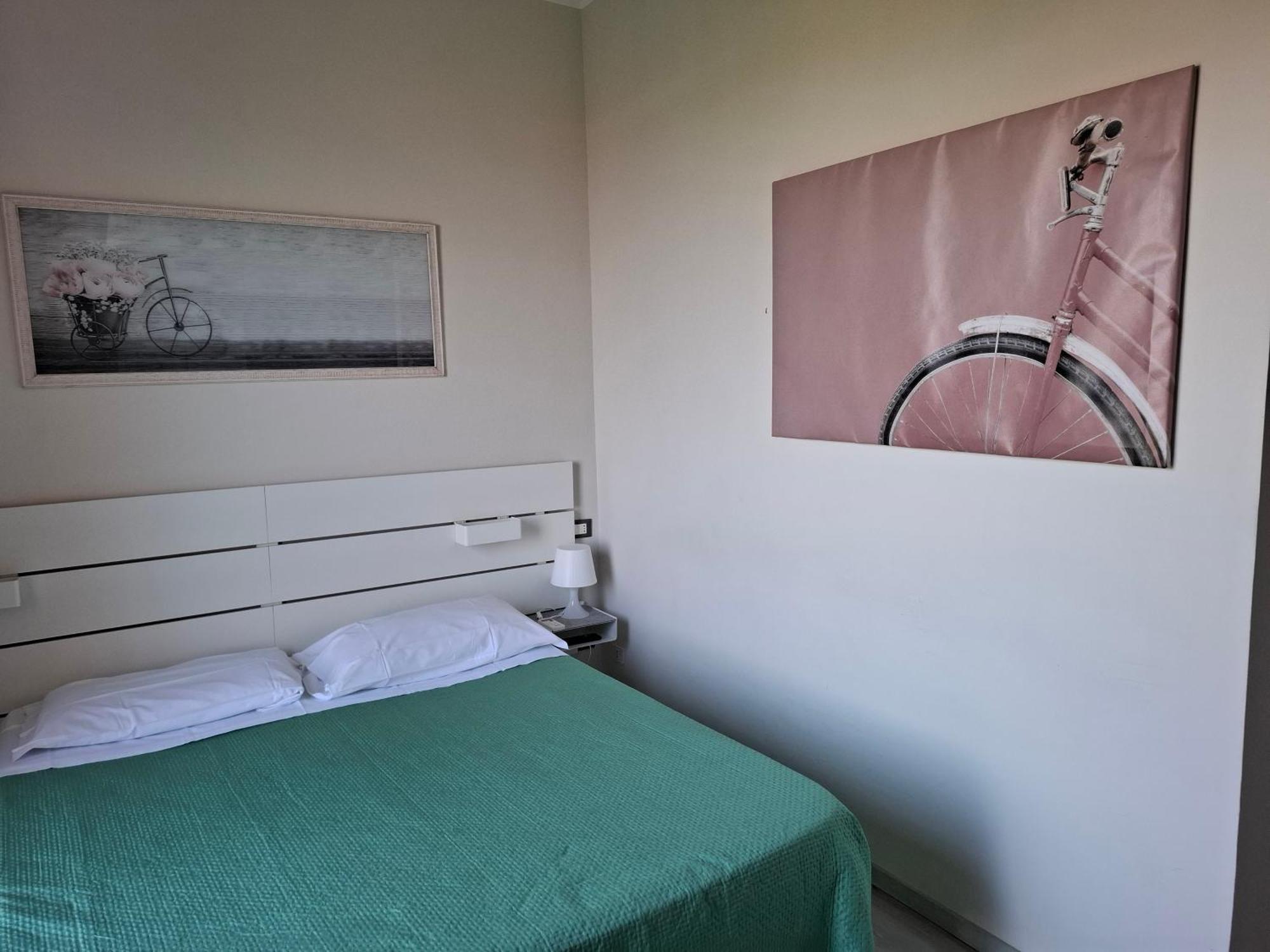 Fare Bnb - Room Del Parco Reggio Emilia Exterior photo
